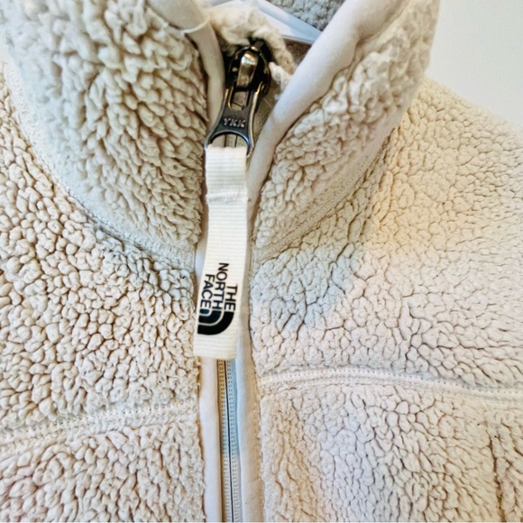 The North Face Campshire Full-Zip Sherpa Fleece Jacket. Girls Large (14/16) - Picture 3 of 9